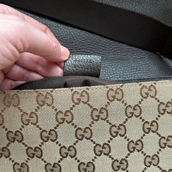 Gucci GG Canvas Monogram Messenger Bag - Picture 5 of 7